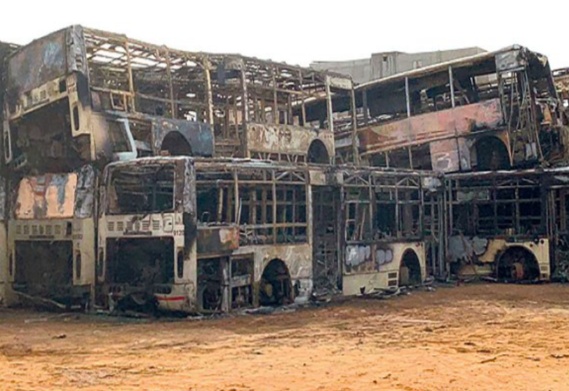 Incendie du dépôt de bus de DDD : la chasse aux présumés pyromanes est lancée… - Xalima.com